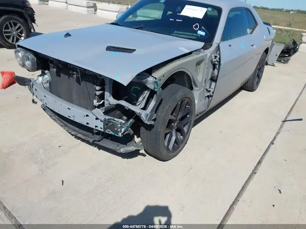 2C3CDZAG2LH210993 2020 DODGE CHALLENGER - Image 2