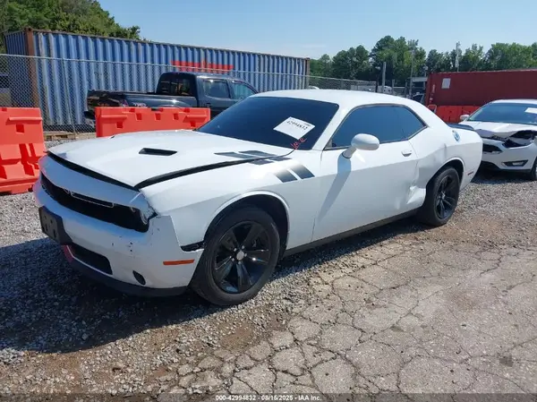 2C3CDZAG2PH573963 2023 DODGE CHALLENGER - Image 2