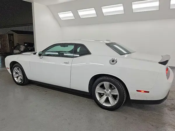 2C3CDZAG2PH658074 2023 DODGE CHALLENGER - Image 2
