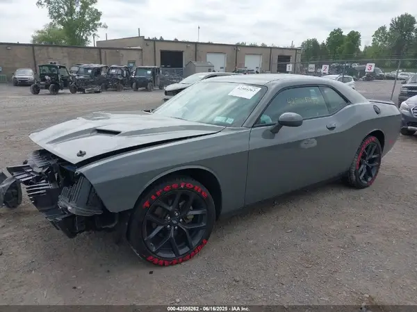 2C3CDZAG2PH695092 2023 DODGE CHALLENGER - Image 2