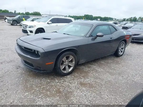 2C3CDZAG3GH101805 2016 DODGE CHALLENGER - Image 2