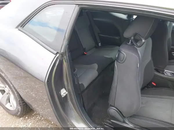 2C3CDZAG3GH101805 2016 DODGE CHALLENGER - Image 8