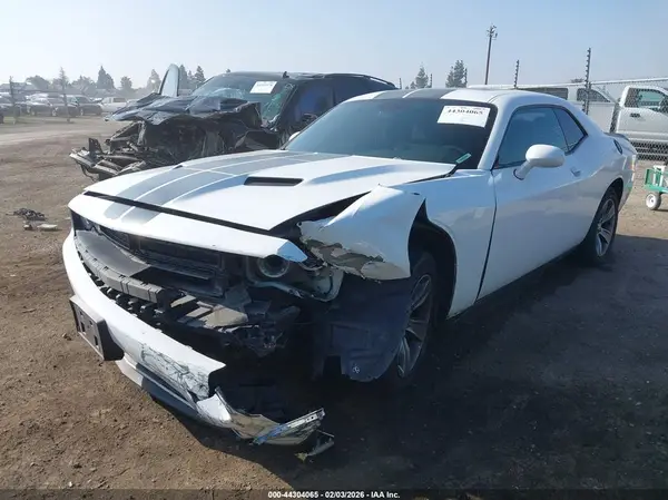 2C3CDZAG3GH138160 2016 DODGE CHALLENGER - Image 2