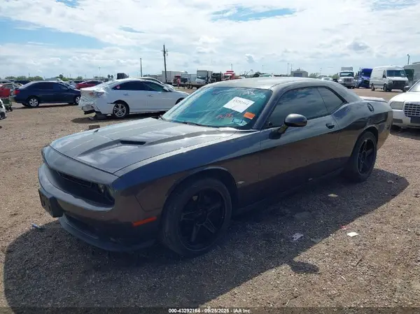 2C3CDZAG3GH145934 2016 DODGE CHALLENGER - Image 2