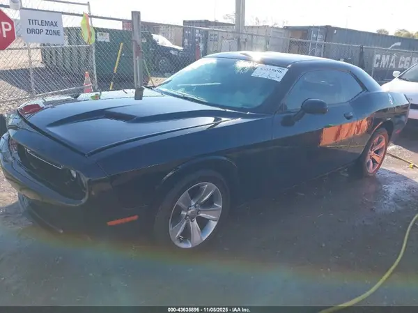 2C3CDZAG3GH168274 2016 DODGE CHALLENGER - Image 2