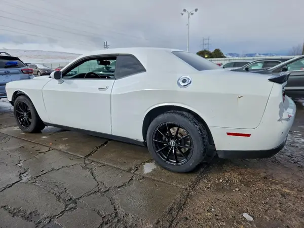 2C3CDZAG3GH240171 2016 DODGE CHALLENGER - Image 2