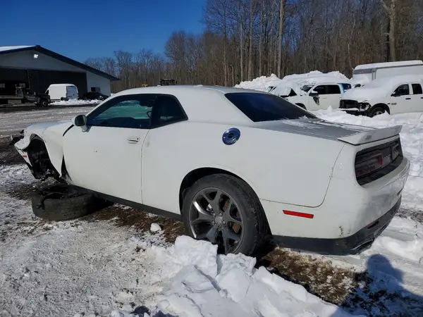 2C3CDZAG3GH289399 2016 DODGE CHALLENGER - Image 2