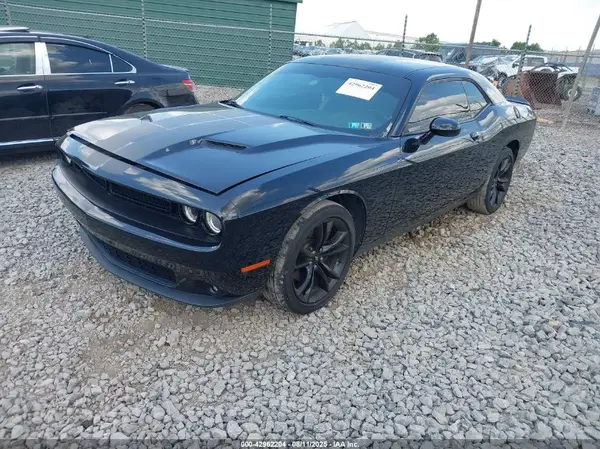 2C3CDZAG3HH572807 2017 DODGE CHALLENGER - Image 2