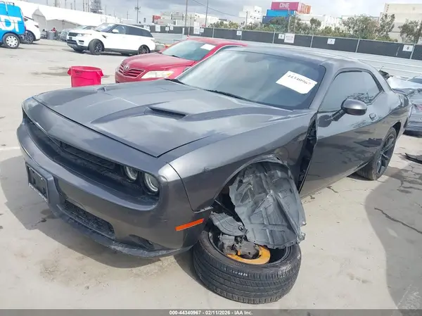 2C3CDZAG3HH600038 2017 DODGE CHALLENGER - Image 2