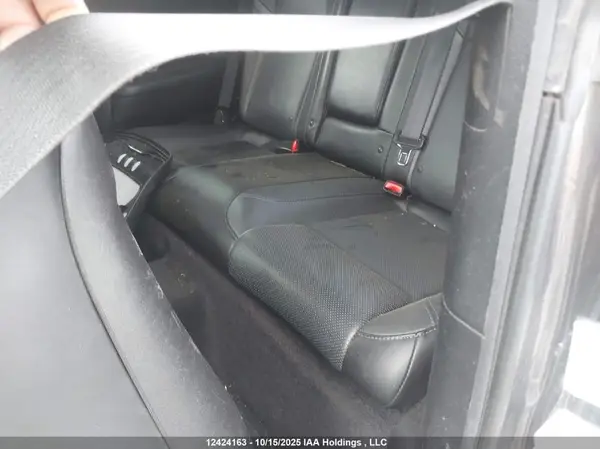 2C3CDZAG3HH618068 2017 DODGE CHALLENGER - Image 8