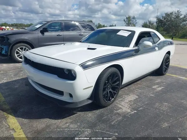 2C3CDZAG3JH131202 2018 DODGE CHALLENGER - Image 2