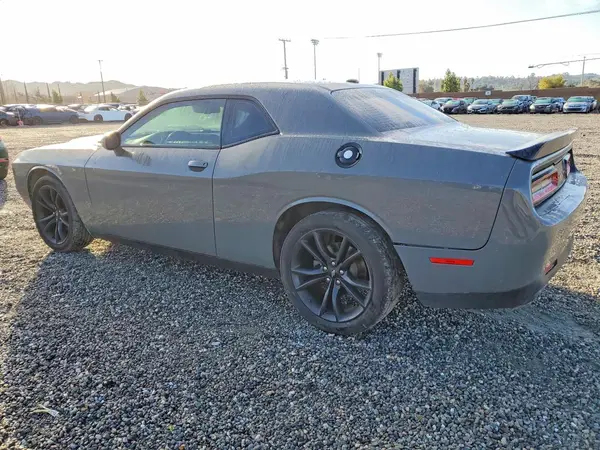 2C3CDZAG3JH204942 2018 DODGE CHALLENGER - Image 2
