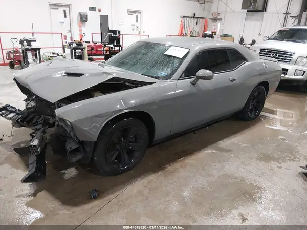 2C3CDZAG3JH294609 2018 DODGE CHALLENGER - Image 2