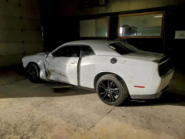 2C3CDZAG3JH305396 2018 DODGE CHALLENGER - Image 2