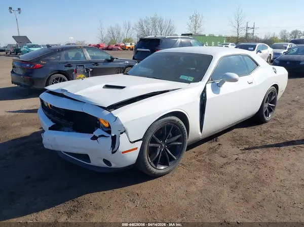 2C3CDZAG3JH334557 2018 DODGE CHALLENGER - Image 2