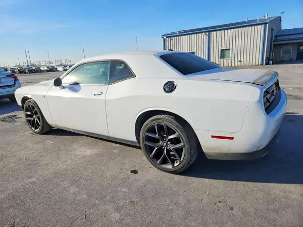 2C3CDZAG3KH504109 2019 DODGE CHALLENGER - Image 2