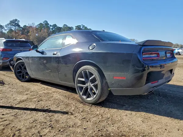 2C3CDZAG3KH530256 2019 DODGE CHALLENGER - Image 2
