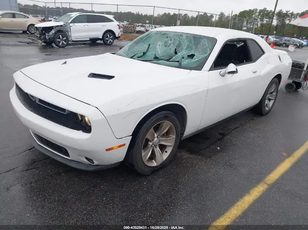 2C3CDZAG3KH642037 2019 DODGE CHALLENGER - Image 2