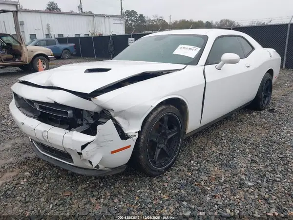 2C3CDZAG3KH717125 2019 DODGE CHALLENGER - Image 2