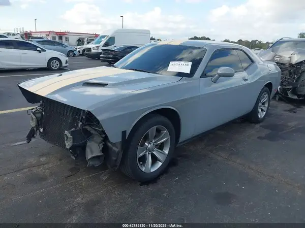 2C3CDZAG3LH206709 2020 DODGE CHALLENGER - Image 2