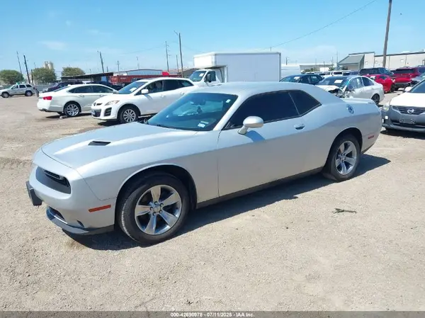 2C3CDZAG3LH230332 2020 DODGE CHALLENGER - Image 2