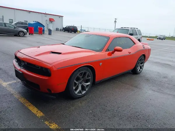 2C3CDZAG4GH315928 2016 DODGE CHALLENGER - Image 2
