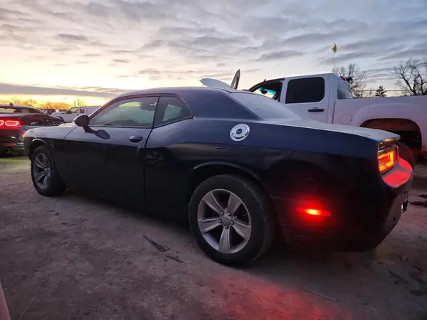 2C3CDZAG4GH337119 2016 DODGE CHALLENGER - Image 2