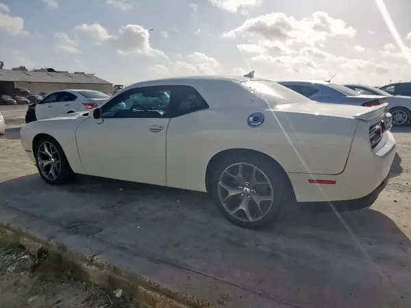 2C3CDZAG4HH502944 2017 DODGE CHALLENGER - Image 2