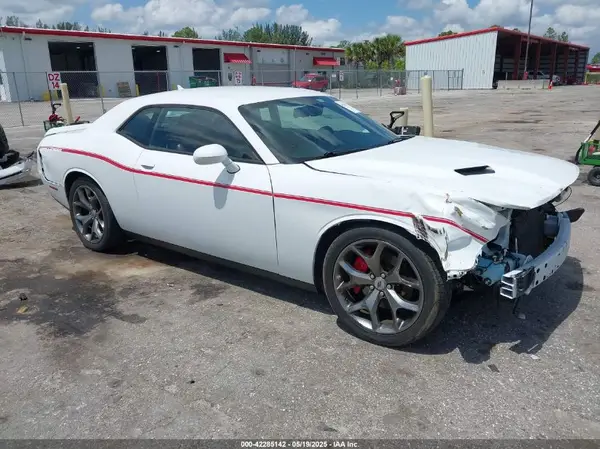 2C3CDZAG4HH572900 2017 DODGE CHALLENGER - Image 1