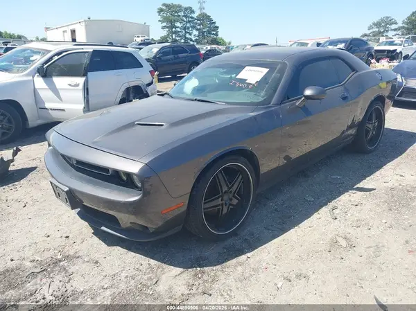 2C3CDZAG4HH588966 2017 DODGE CHALLENGER - Image 2