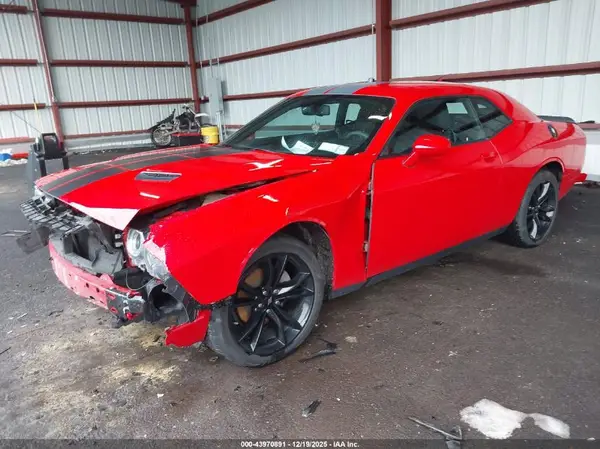 2C3CDZAG4HH633596 2017 DODGE CHALLENGER - Image 2