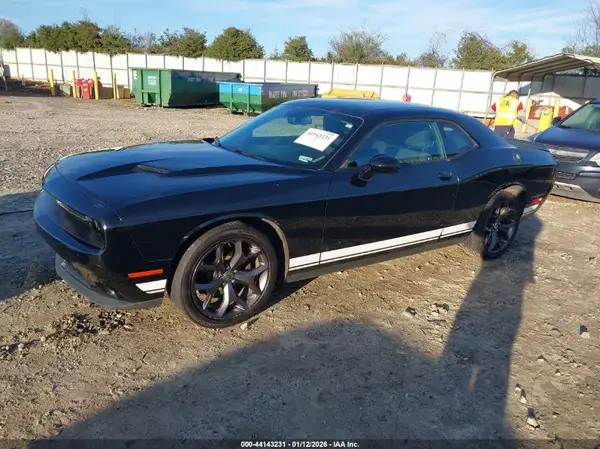 2C3CDZAG4HH637972 2017 DODGE CHALLENGER - Image 2
