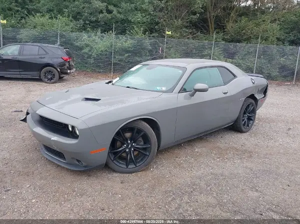 2C3CDZAG4HH651872 2017 DODGE CHALLENGER - Image 2