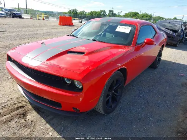 2C3CDZAG4JH111721 2018 DODGE CHALLENGER - Image 2