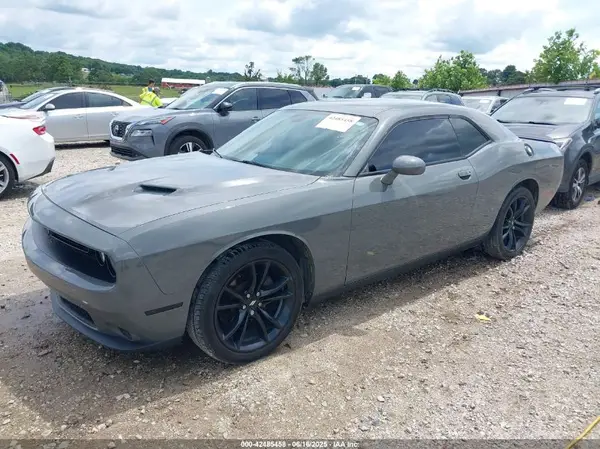 2C3CDZAG4JH118460 2018 DODGE CHALLENGER - Image 2