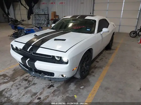 2C3CDZAG4JH132181 2018 DODGE CHALLENGER - Image 2