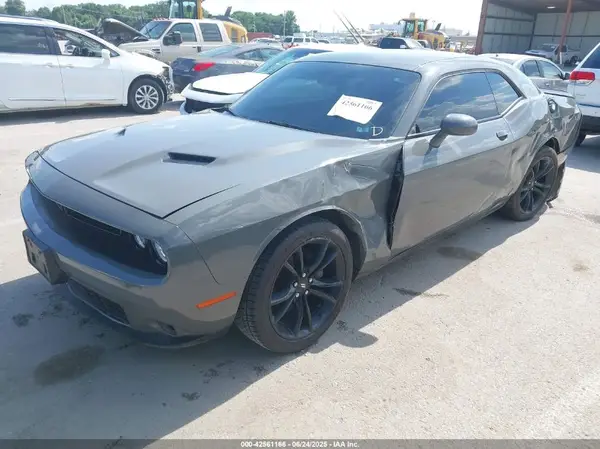 2C3CDZAG4JH142063 2018 DODGE CHALLENGER - Image 2