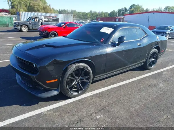 2C3CDZAG4JH149885 2018 DODGE CHALLENGER - Image 2