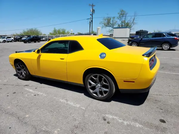 2C3CDZAG4JH200110 2018 DODGE CHALLENGER - Image 2