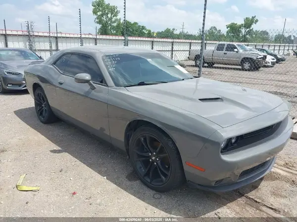 2C3CDZAG4JH204545 2018 DODGE CHALLENGER - Image 1