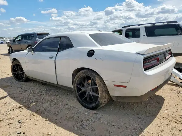 2C3CDZAG4JH215464 2018 DODGE CHALLENGER - Image 2