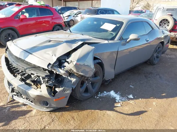 2C3CDZAG4JH217019 2018 DODGE CHALLENGER - Image 2