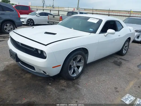 2C3CDZAG4JH228070 2018 DODGE CHALLENGER - Image 2