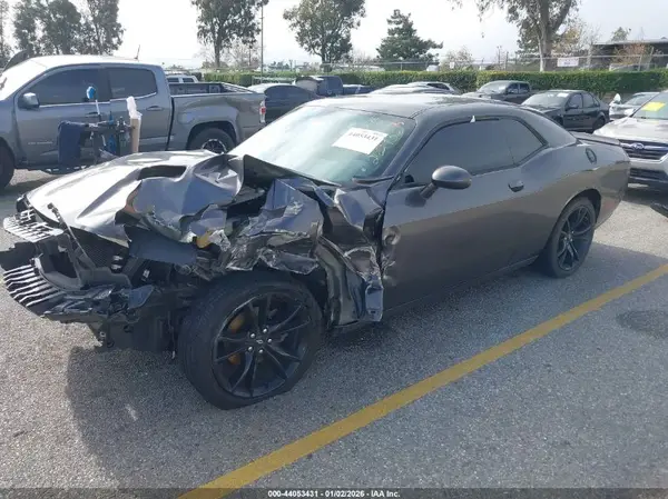 2C3CDZAG4JH262932 2018 DODGE CHALLENGER - Image 2