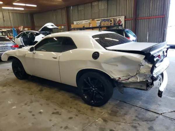 2C3CDZAG4JH263000 2018 DODGE CHALLENGER - Image 2