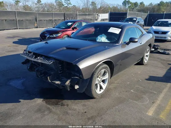 2C3CDZAG4JH272019 2018 DODGE CHALLENGER - Image 2