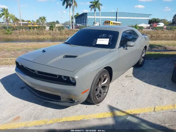 2C3CDZAG4JH305598 2018 DODGE CHALLENGER - Image 2