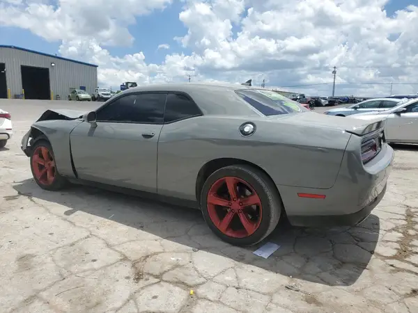 2C3CDZAG4JH327987 2018 DODGE CHALLENGER - Image 2