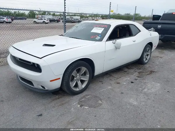 2C3CDZAG4KH686273 2019 DODGE CHALLENGER - Image 2