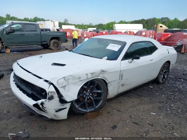 2C3CDZAG4KH744611 2019 DODGE CHALLENGER - Image 2
